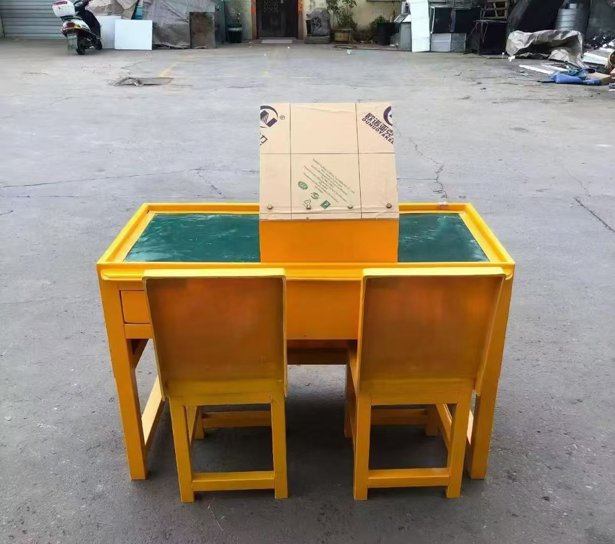 衡阳防静电导通桌井下煤矿火工品发放桌：危险品流转的安全守护者